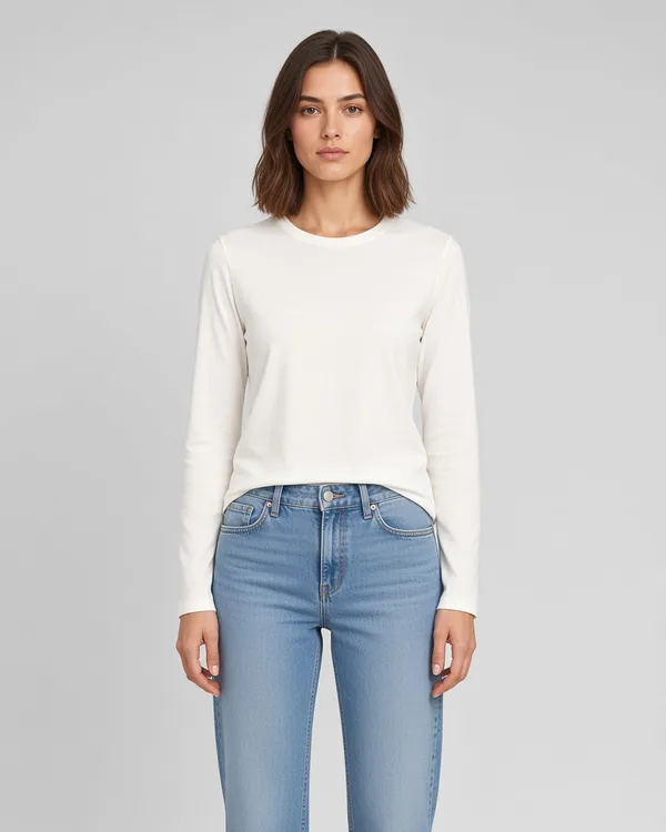 Frau im Langarmshirt, Demofoto